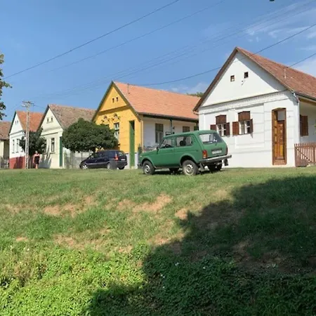 Feked Farmstay *
