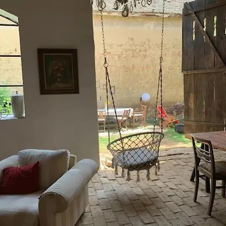 Feked Farmstay *