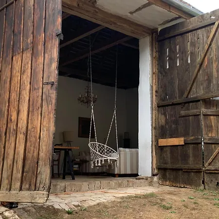 Feked Farmstay *
